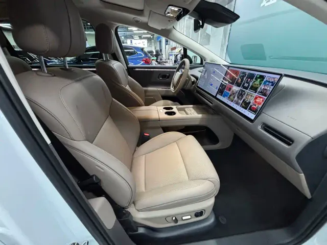 Li Auto i8 — Фото автомобиля 13
