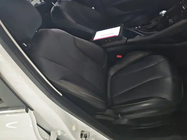 Roewe i5 — Фото автомобиля 24