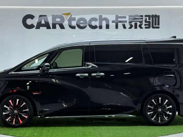 Toyota Alphard — Фото автомобиля 8