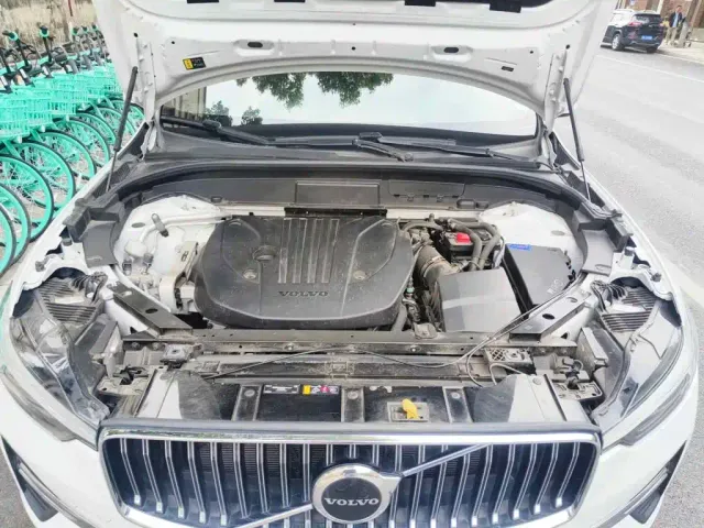 Volvo XC60 — Фото автомобиля 3