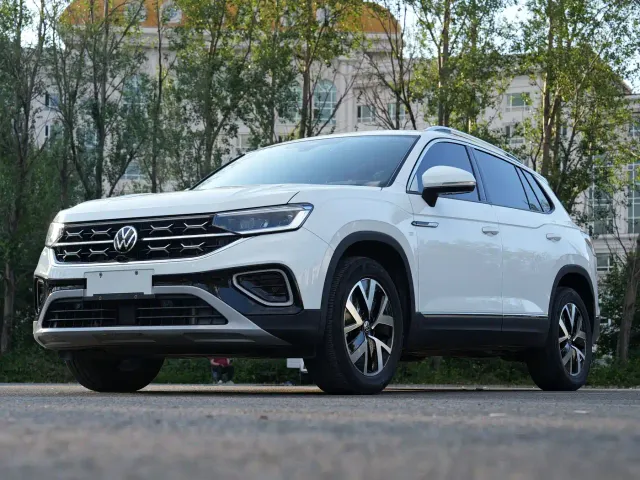 Фотография автомобиля — Volkswagen Tayron
