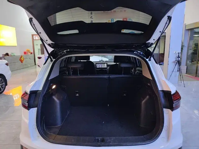 Geely Binyue — Фото автомобиля 18