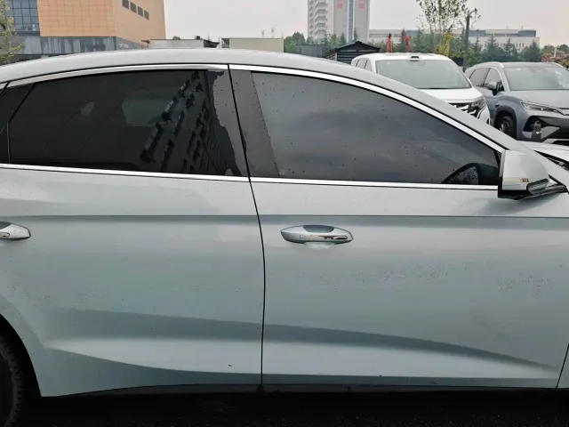BYD Qin L — Фото автомобиля 21