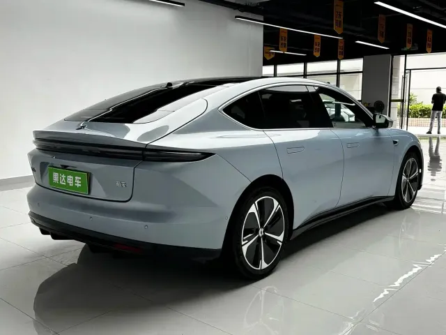 NIO NIO ET5 2025 75kWh — Фото автомобиля 6