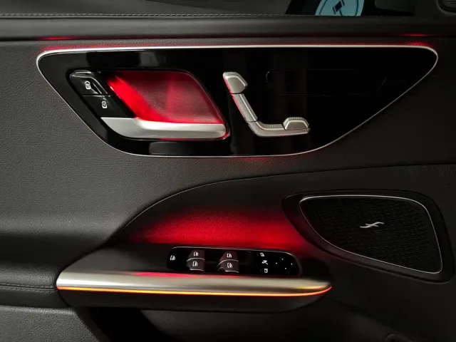 Mercedes-Benz C-Class — Фото автомобиля 19