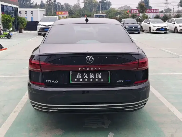 Volkswagen Passat — Фото автомобиля 8