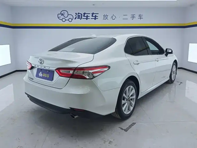Toyota Camry — Фото автомобиля 3