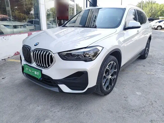 Фотография автомобиля — BMW X1