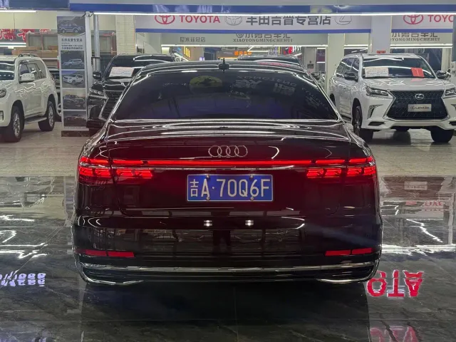Audi A8 — Фото автомобиля 3