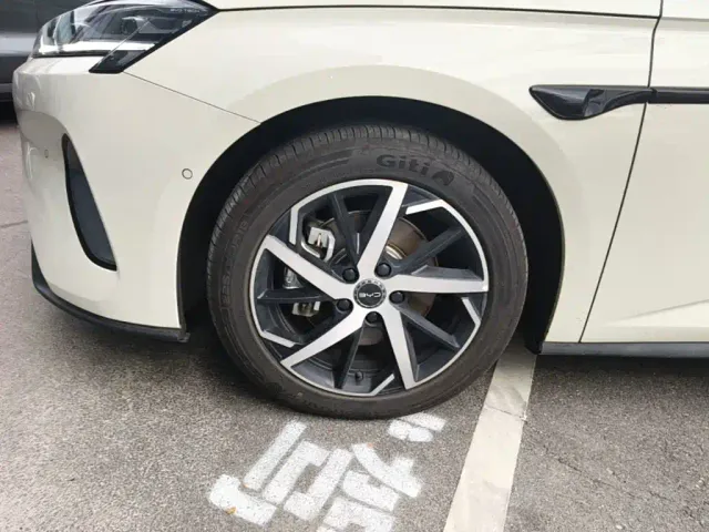 BYD Seal 07 DM-i — Фото автомобиля 22