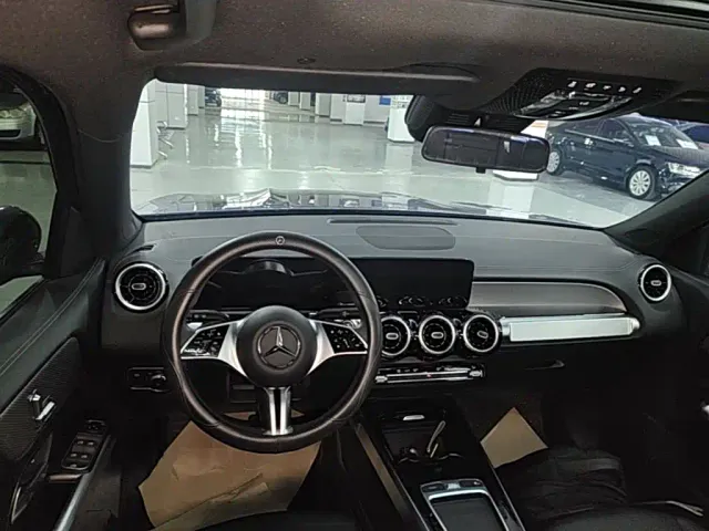 Mercedes-Benz GLB-Class — Фото автомобиля 9