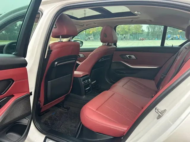 BMW 3 Series — Фото автомобиля 10