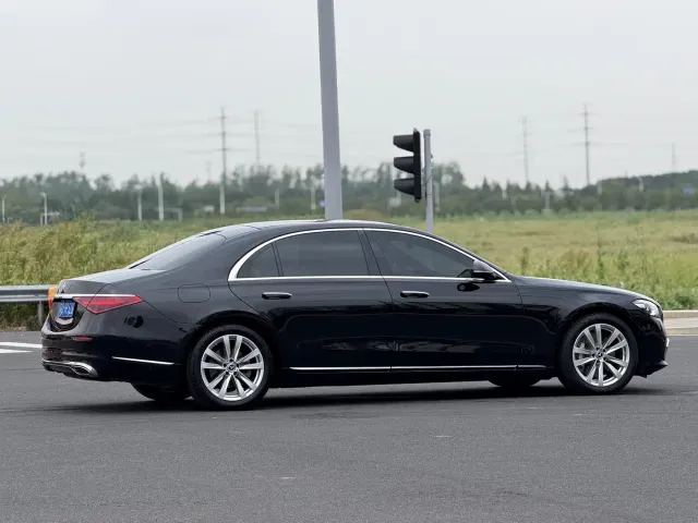 Mercedes-Benz S-Class — Фото автомобиля 9