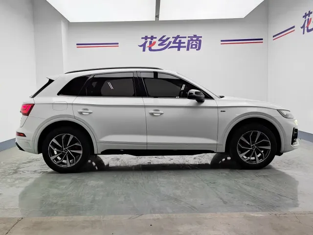 Audi Q5L — Фото автомобиля 5