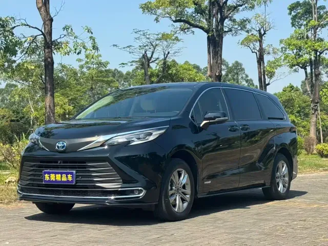 Фотография автомобиля — Toyota Sienna