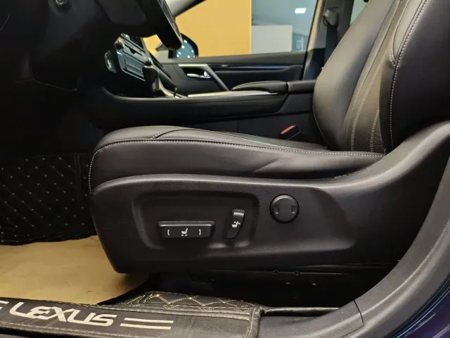 Lexus RX — Фото автомобиля 10
