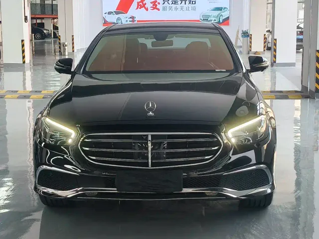Mercedes-Benz E-Class — Фото автомобиля 2