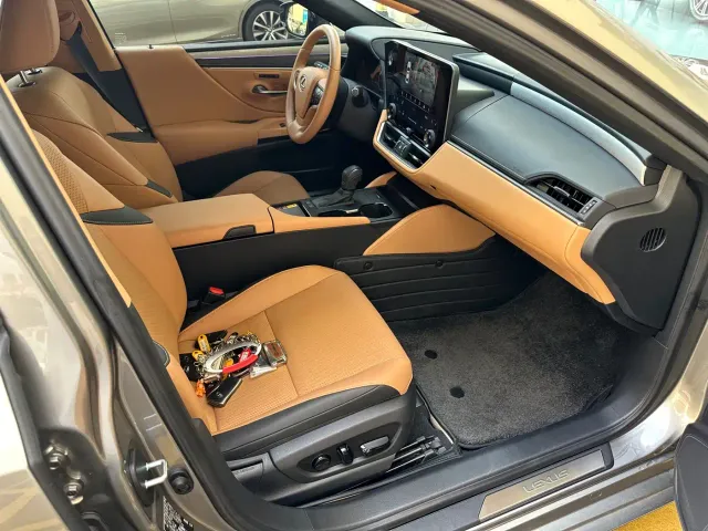 Lexus ES — Фото автомобиля 19