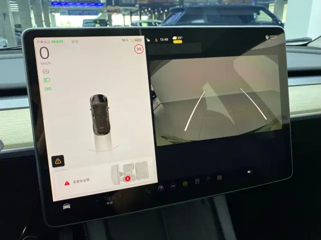 Tesla Model Y — Фото автомобиля 27