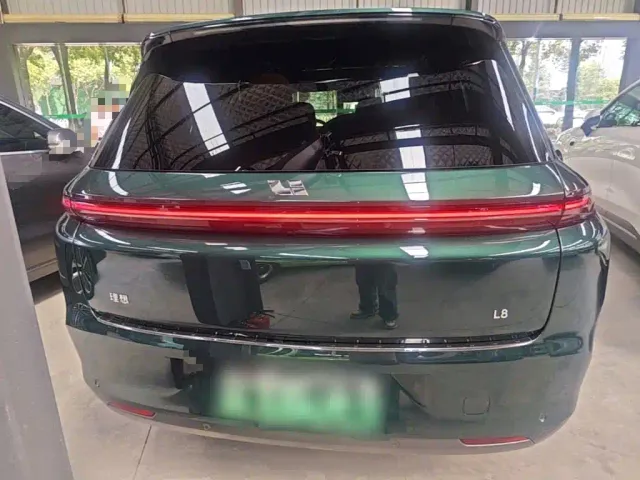Li Auto L8 — Фото автомобиля 5