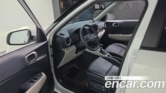 Hyundai Venue — Фото автомобиля 15