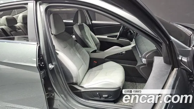 Hyundai AVANTE Avante (CN7) — Фото автомобиля 12