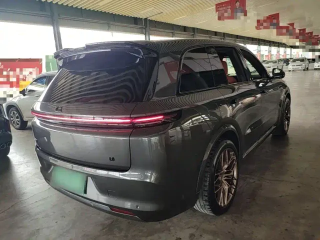 Li Auto L8 — Фото автомобиля 6