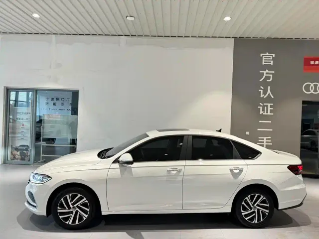 Volkswagen Lavida — Фото автомобиля 3