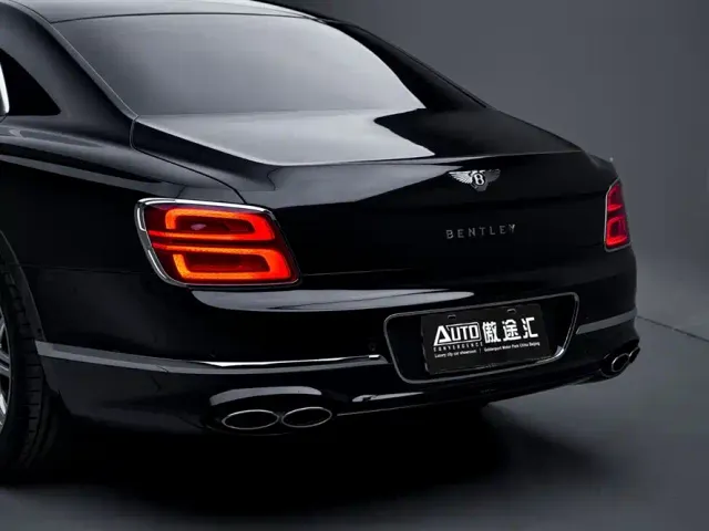 Bentley Flying Spur — Фото автомобиля 4