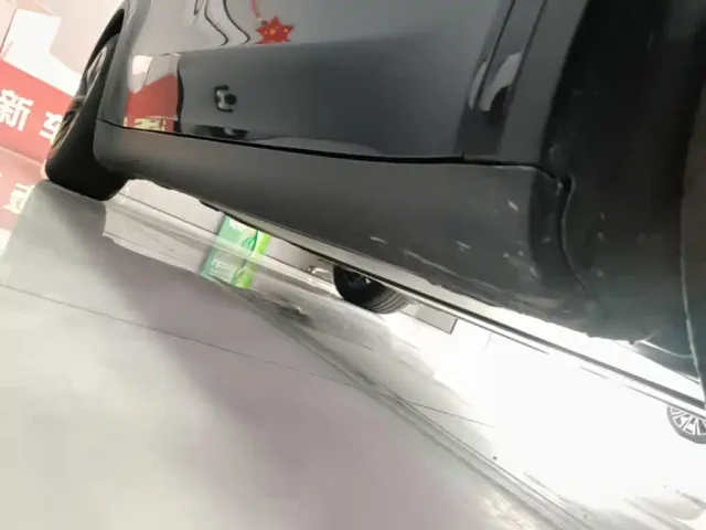 Tesla Model Y — Фото автомобиля 20