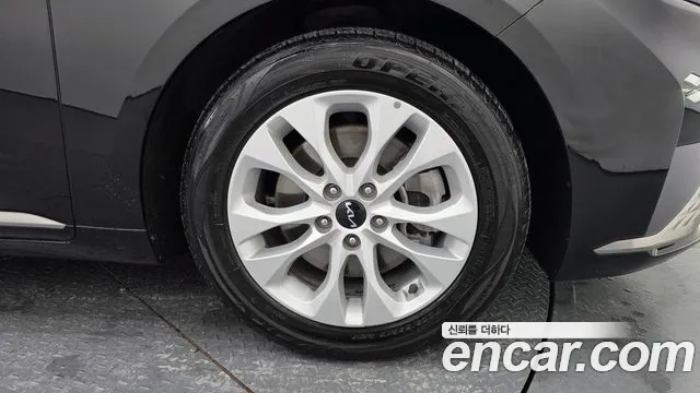 Kia K8 2.5 Бензин 2WD — Фото автомобиля 5