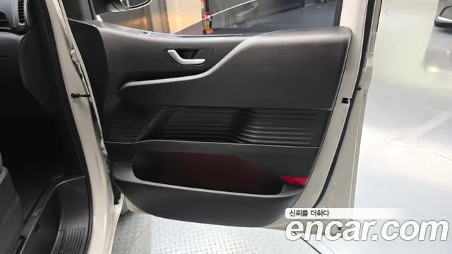 Hyundai Staria — Фото автомобиля 13