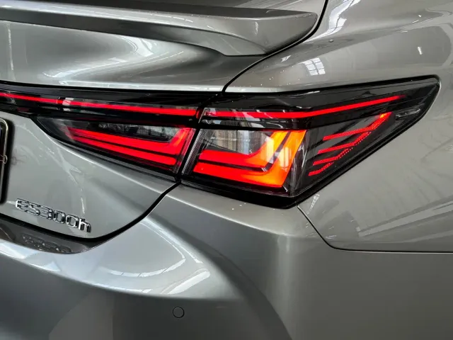 Lexus ES — Фото автомобиля 13