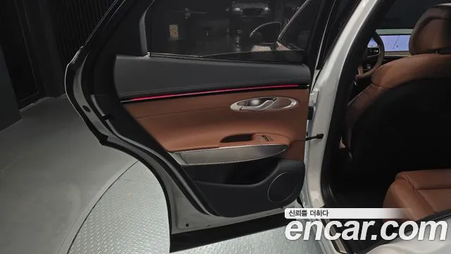 Genesis GV70 — Фото автомобиля 14