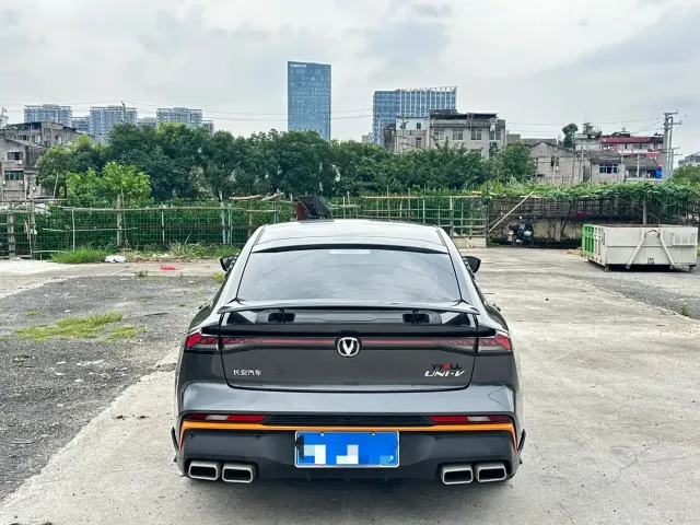 Changan UNI-V — Фото автомобиля 15