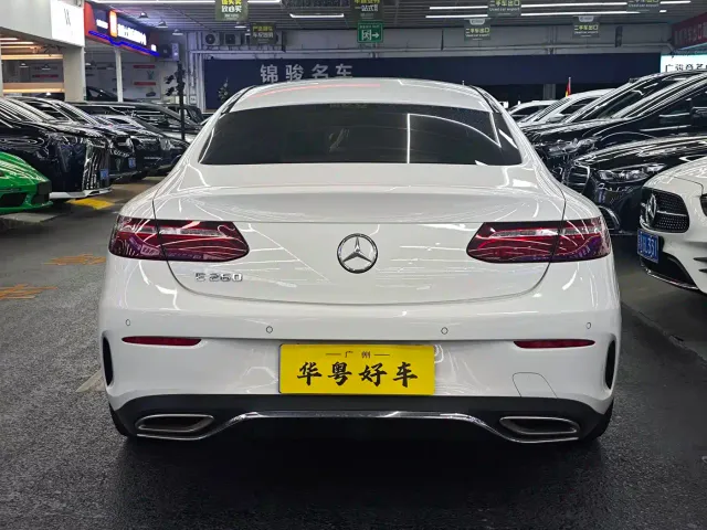 Mercedes-Benz E-Class — Фото автомобиля 3