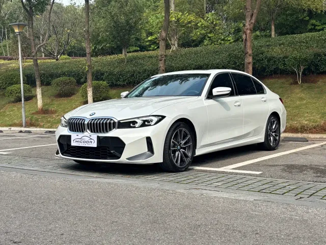 Фотография автомобиля — BMW 3 Series