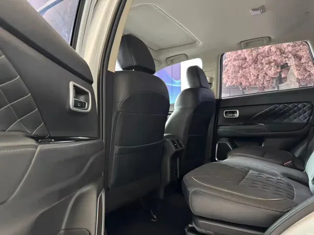 Mitsubishi Outlander — Фото автомобиля 12