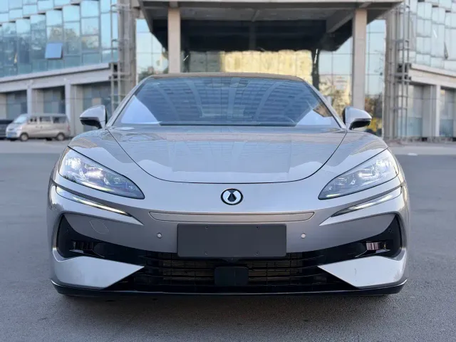 Denza Z9GT — Фото автомобиля 2