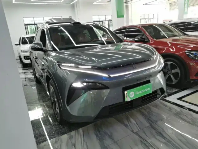 BYD Tang L — Фото автомобиля 3