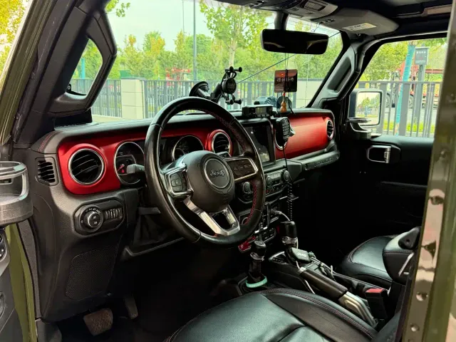 Jeep Wrangler — Фото автомобиля 5