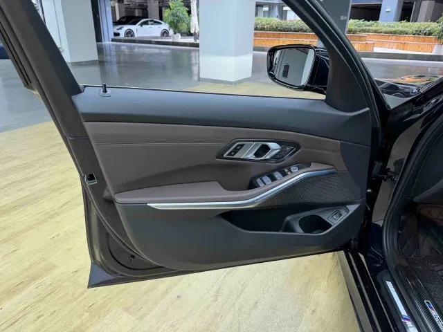 BMW 3 Series — Фото автомобиля 7