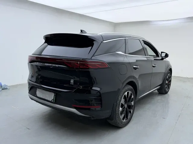 BYD Tang — Фото автомобиля 9