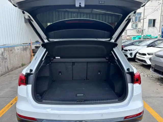 Audi Q3 — Фото автомобиля 10
