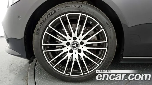 Mercedes-Benz C-Class — Фото автомобиля 5