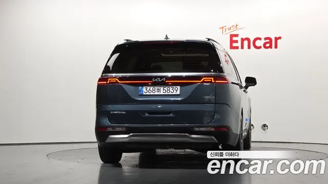 Kia Canival Carnival 4 поколение Дизель 7 мест Signature — Фото автомобиля 4