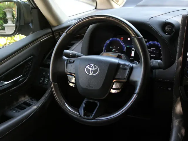 Toyota Alphard — Фото автомобиля 9