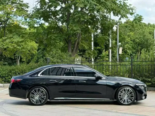 Mercedes-Benz E-Class — Фото автомобиля 8