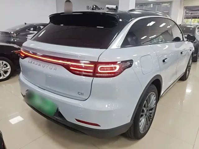 Leapmotor C11 — Фото автомобиля 6