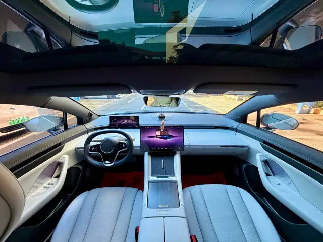 Luxeed S7 — Фото автомобиля 11